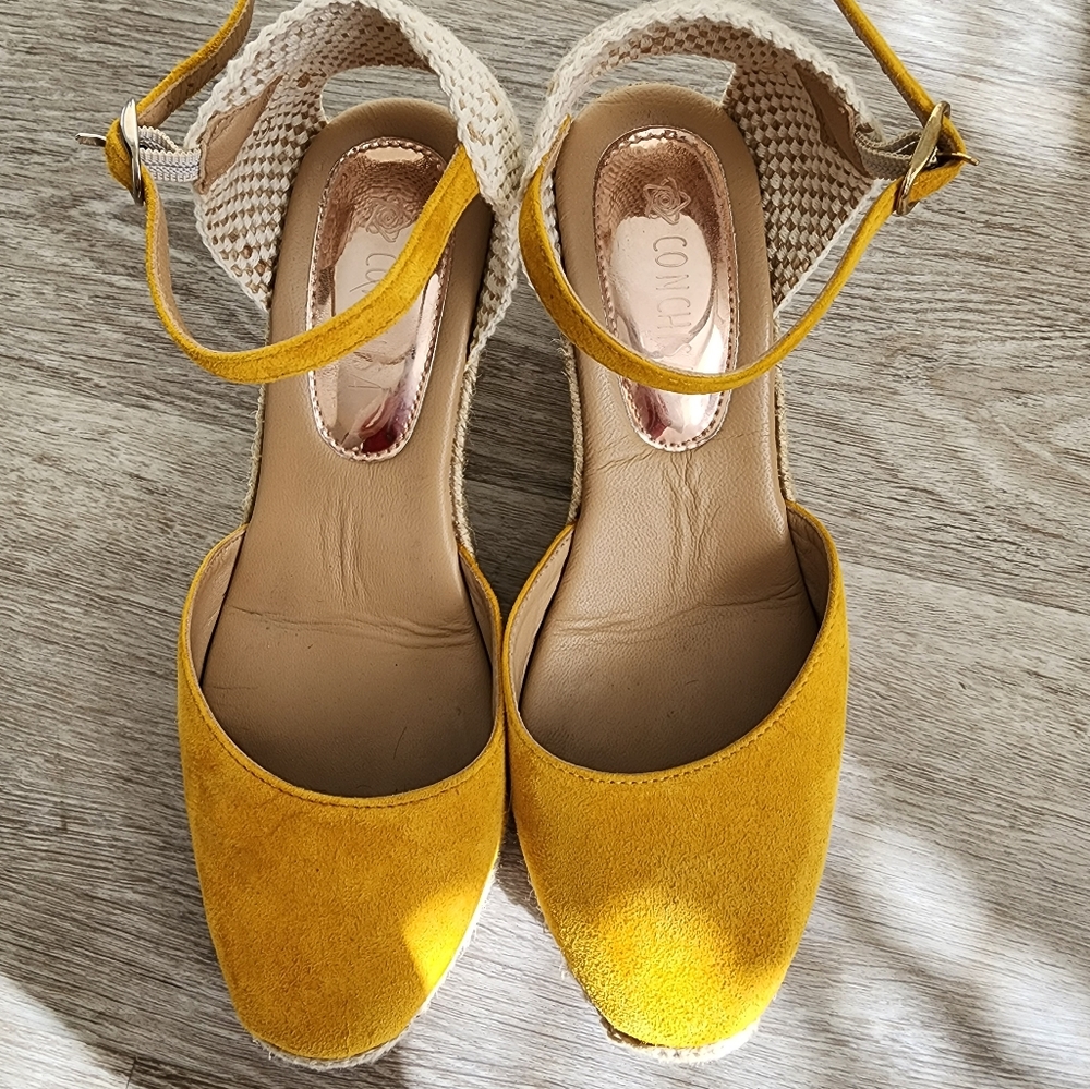 Conchsia wedge  shoe